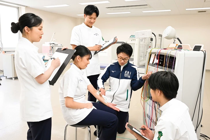 理学療法士の実習　物理療法（電気刺激療法）